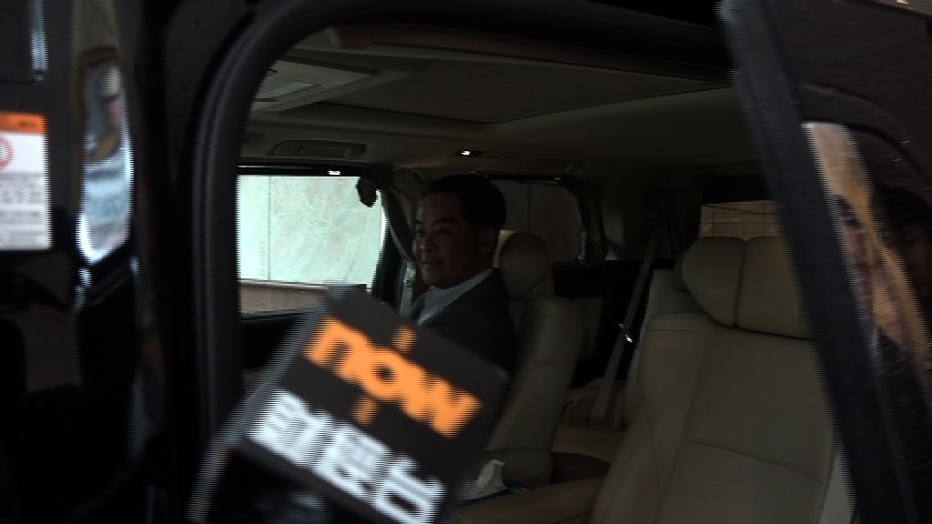 梁振英不回應拒交文件予立法會