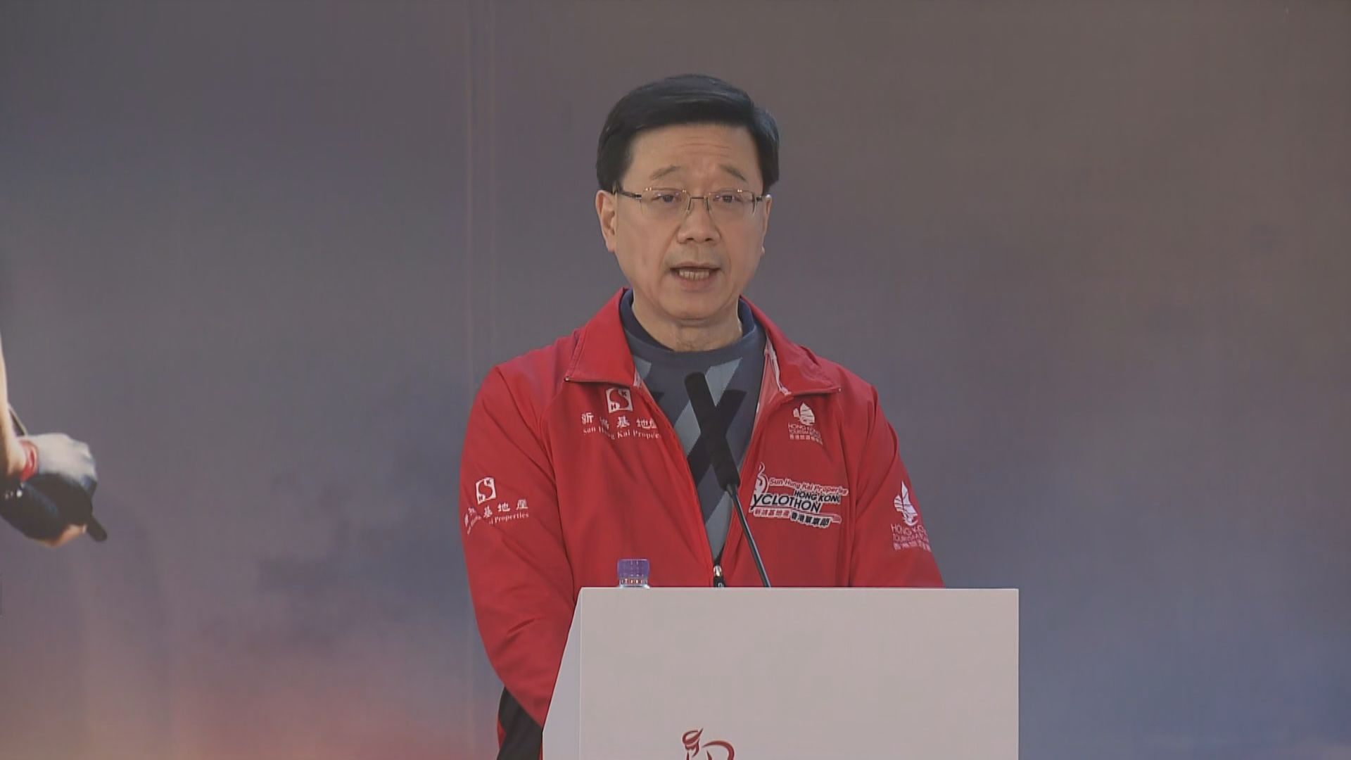 李家超︰放寬防疫限制　有信心香港成為旅客首選地