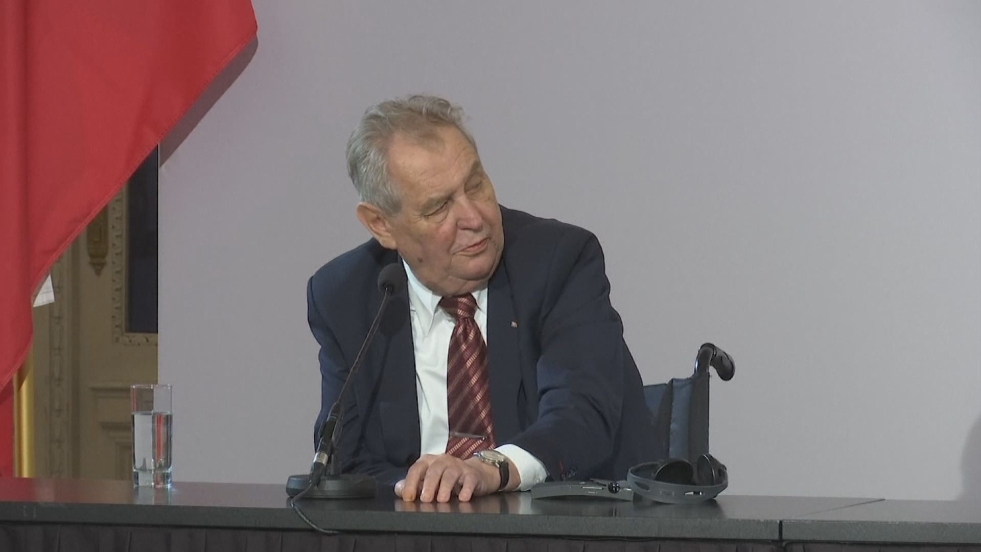 捷克總統澤曼仍然留醫　院方指他情況穩定