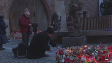 捷克續查槍擊案兇手犯案動機 當地進入全國哀悼日