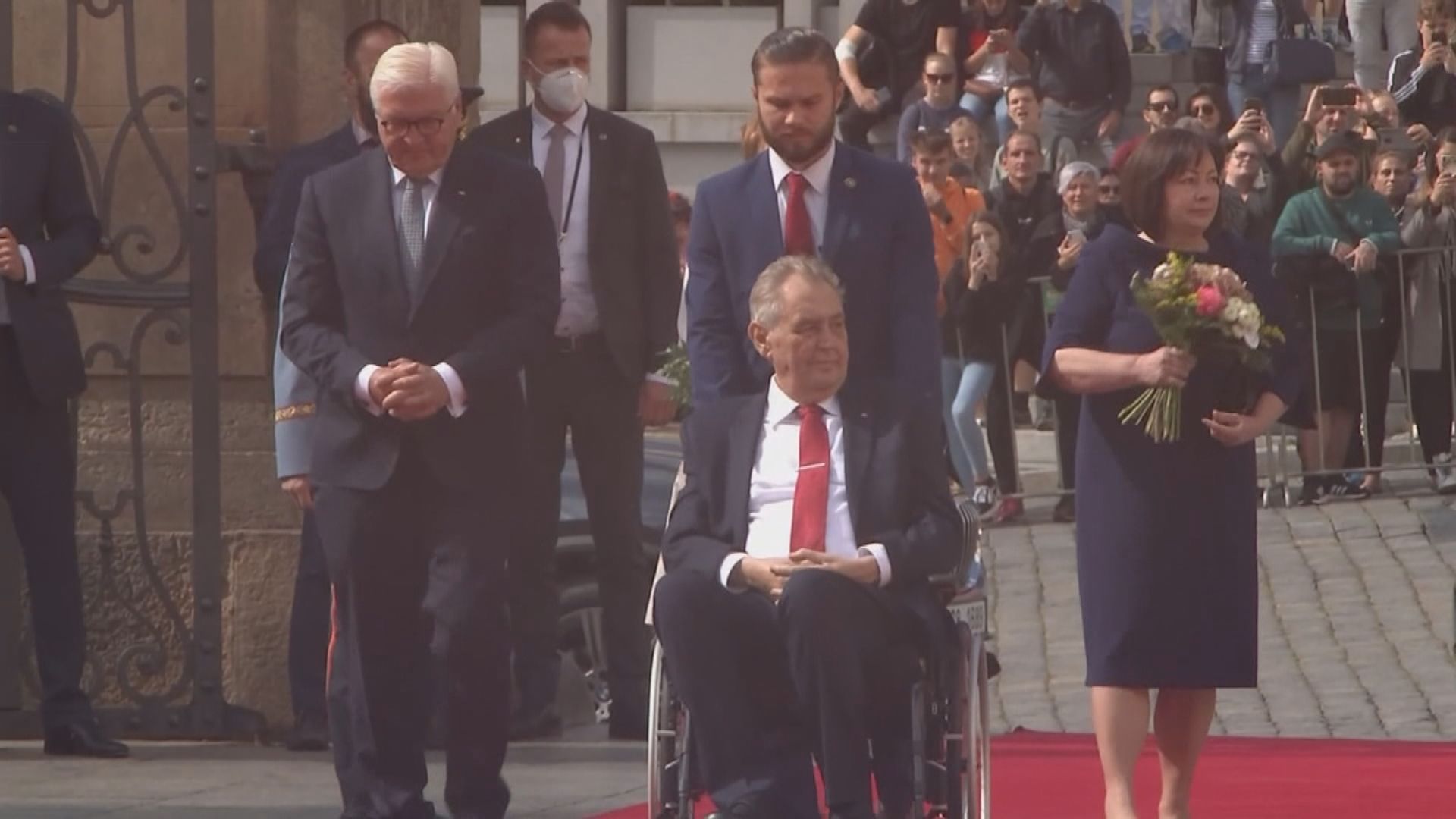 捷克總統澤曼確診感染新冠病毒再度入院