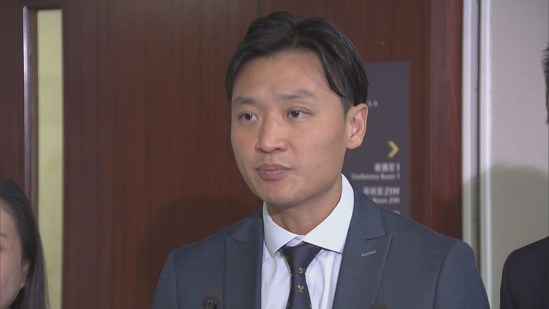 有議員引述黃偉綸指「香港夜繽紛」將分階段推出不同項目