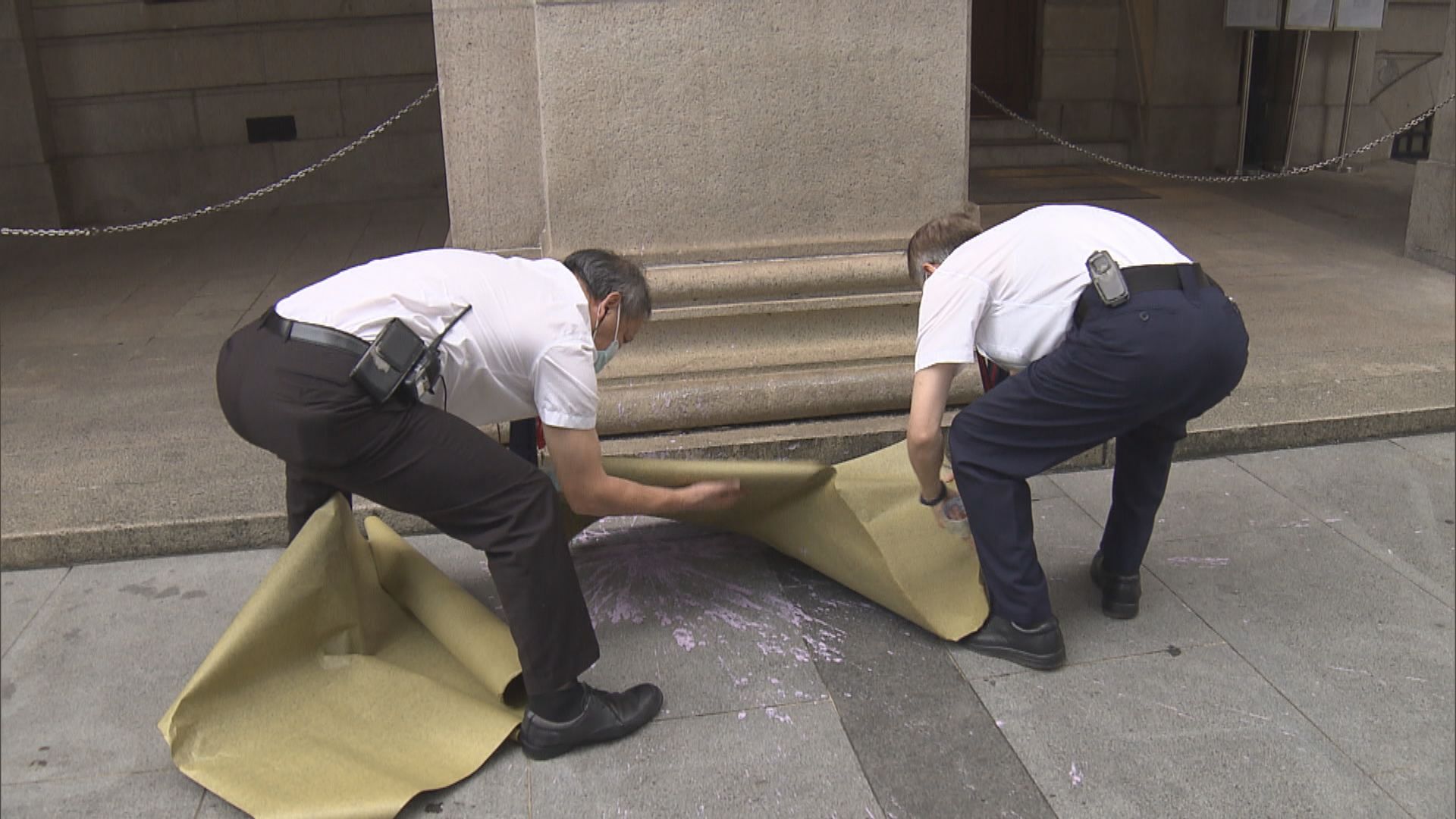 終院入口遭潑漆刑毀　暫無人被捕