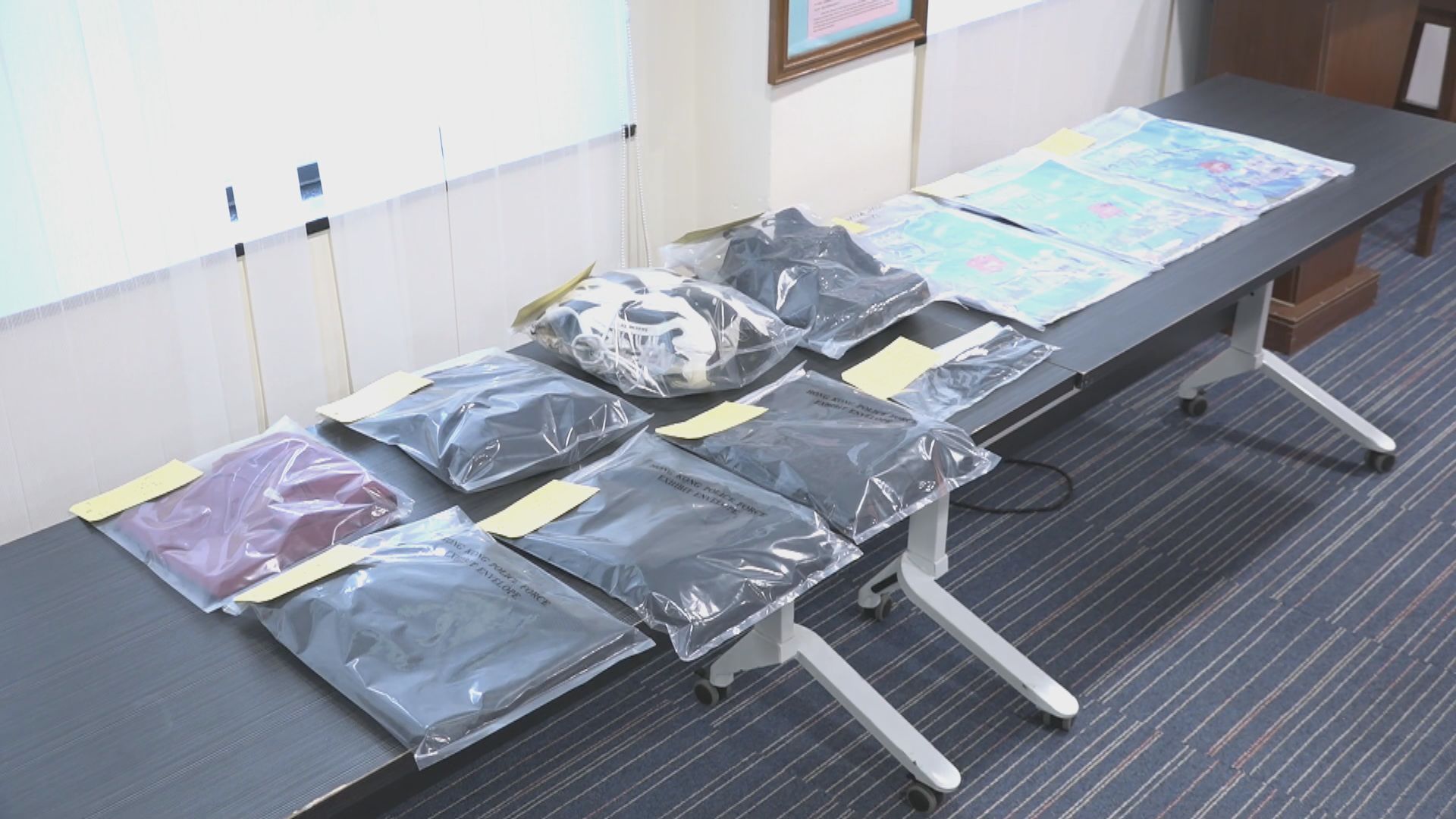 立法會選舉｜兩男子涉旺角毀選舉海報被捕