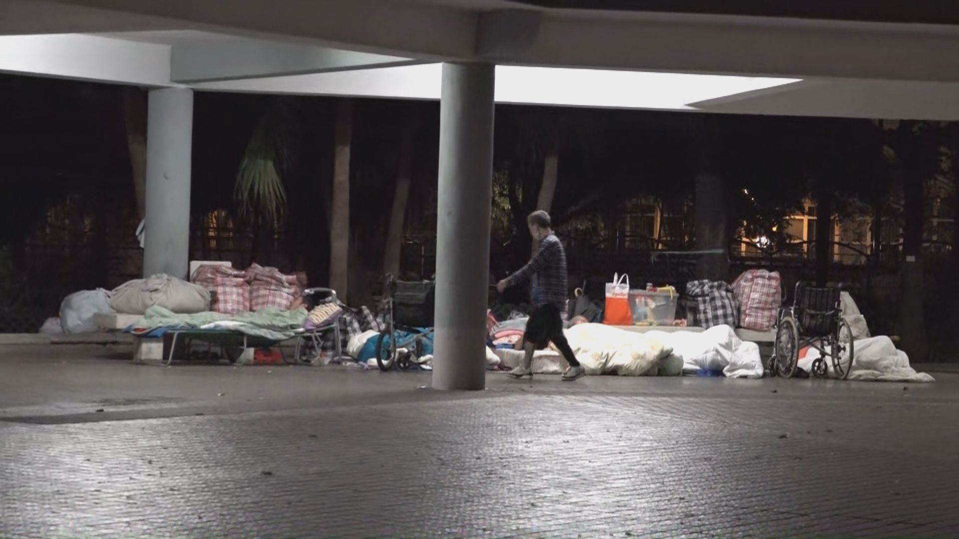 一名警員行動時涉毀壞物件而被停職