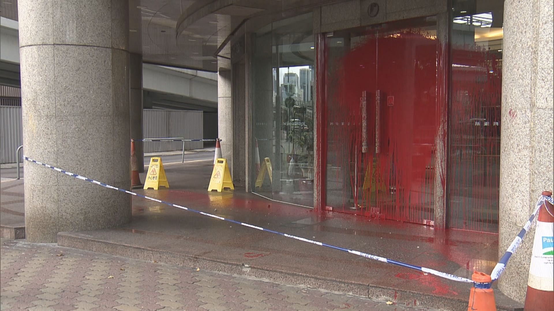 比亞迪四間店舖先後遭刑事毀壞