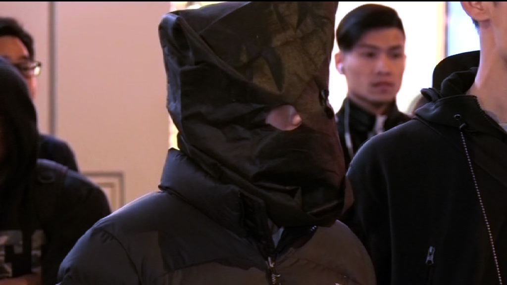 警方截車拘兩男涉刑毀髮型屋