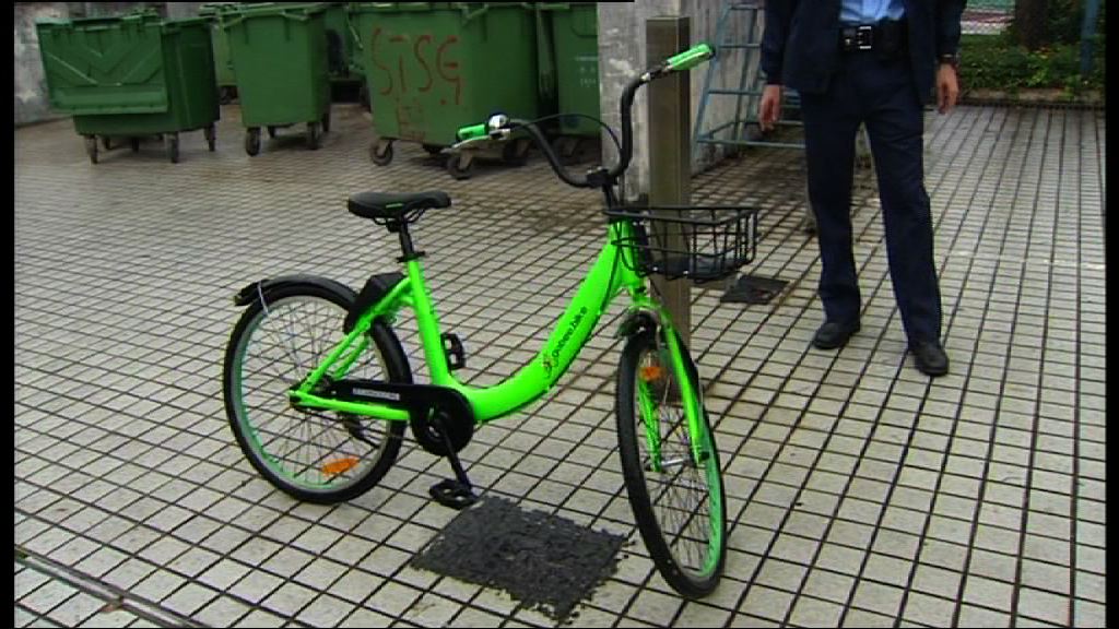 再有共享單車被人掉落城門河