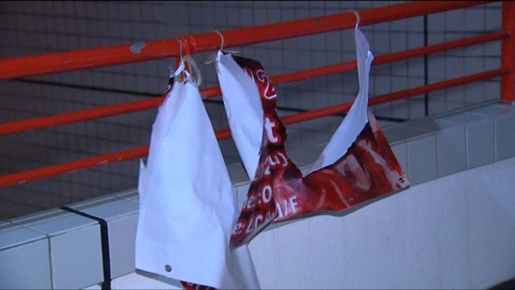 科技大學數十幅海報被刑事毀壞