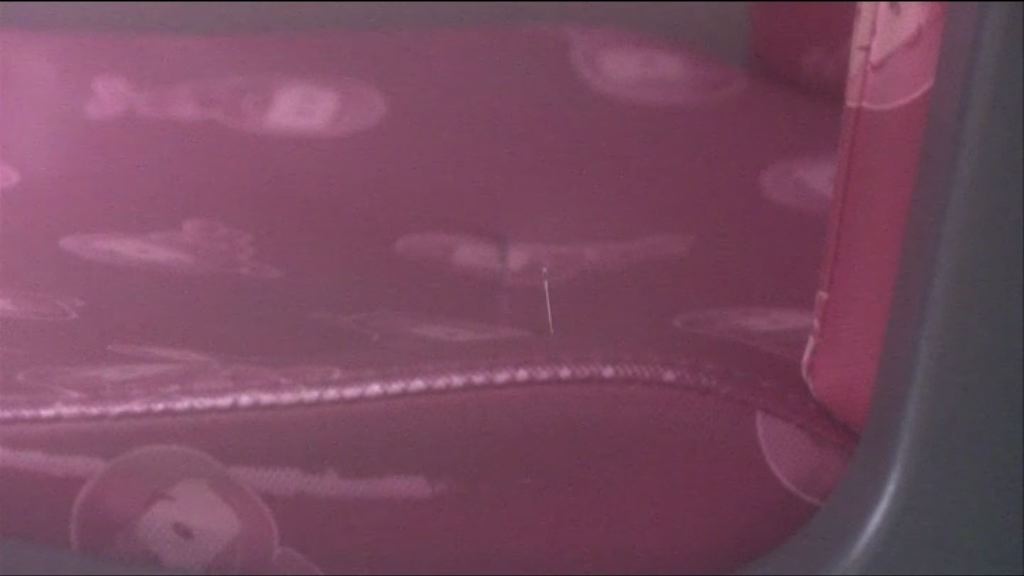 九巴三部巴士座位被鎅爛及插針　無人傷