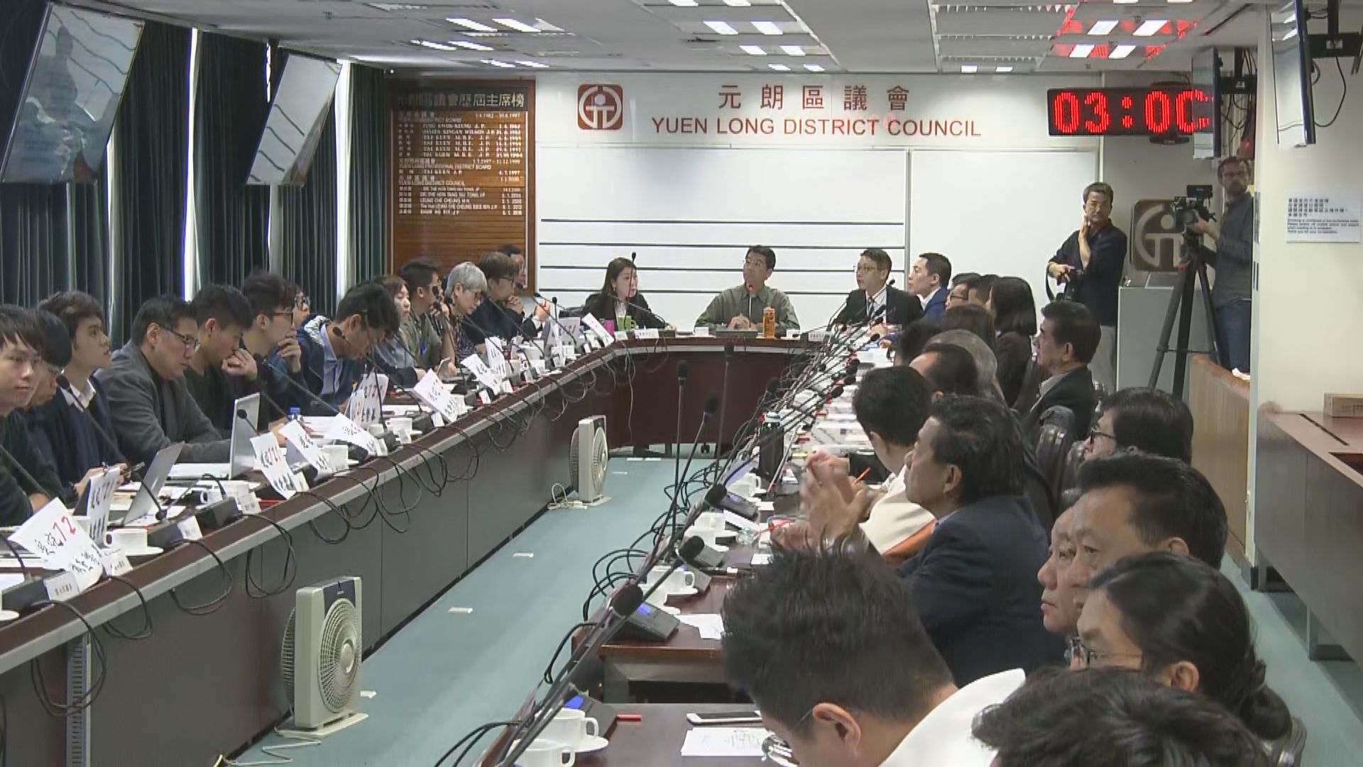 元朗區議會通過設小組跟進721事件　要求警方出席