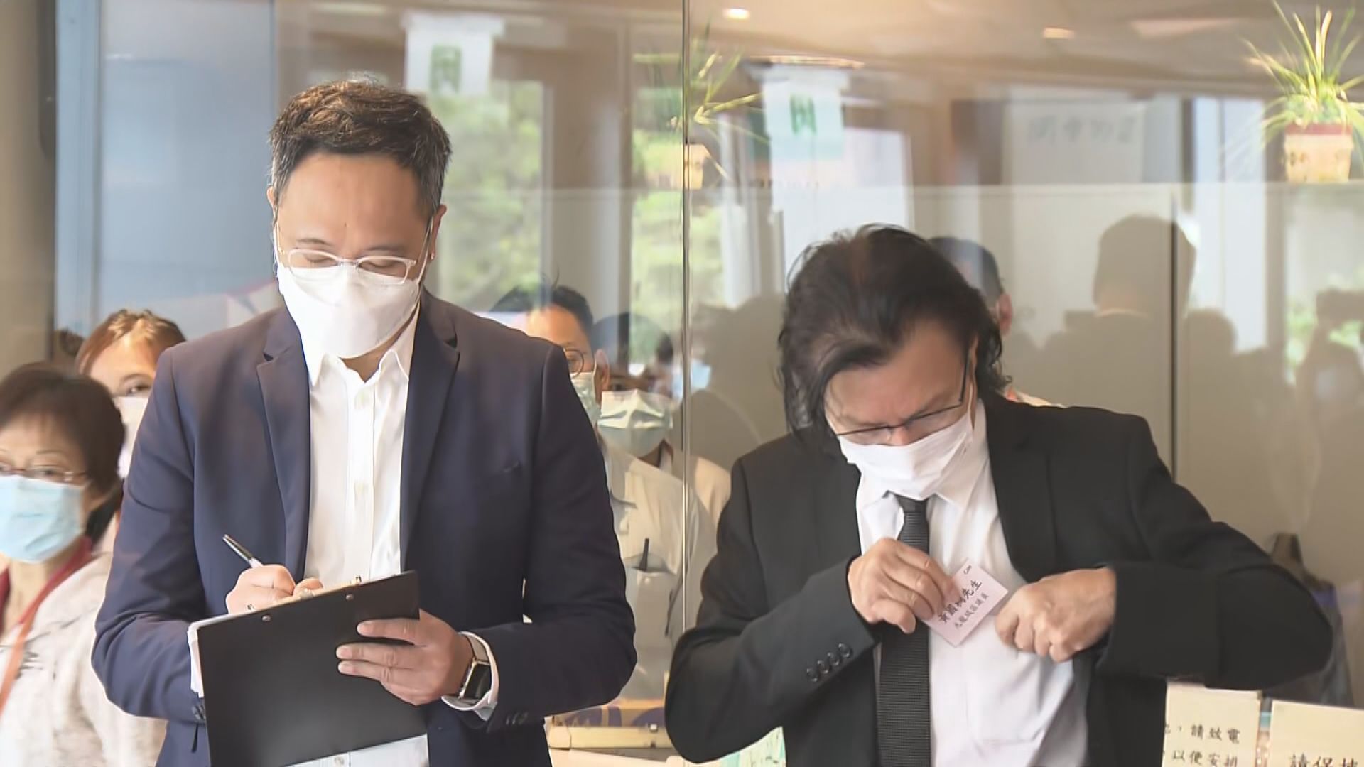 涂謹申﹑梁翊婷等十名九龍區議員宣誓無效即時離任 