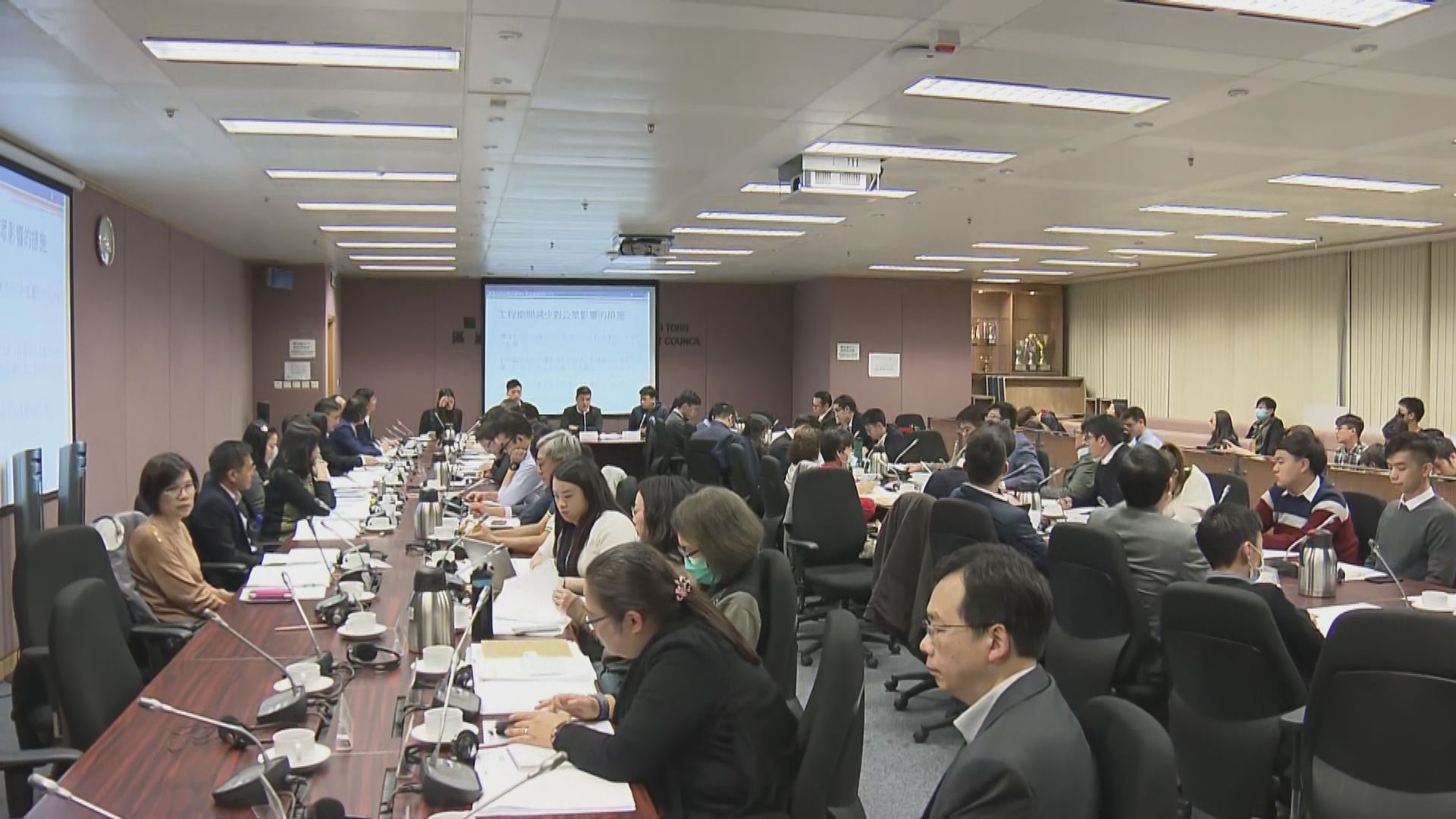 觀塘海濱音樂噴泉工程繼續　政府不派員出席區議會