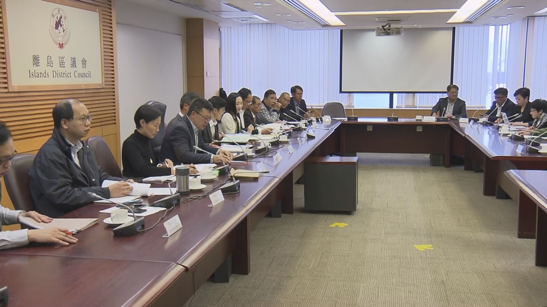 離島區議會正副主席　由建制派包攬