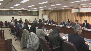 北區區議會首次大會討論新年送禮活動 議員憂與關愛隊合作有衝突