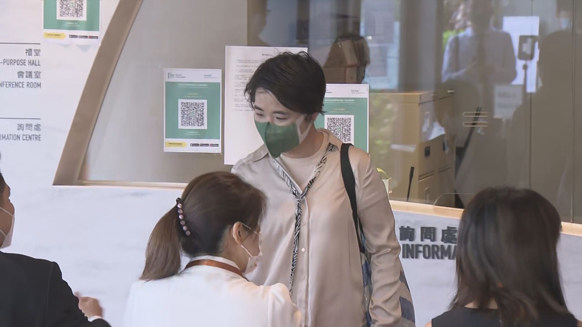 港島區區議員今早宣誓　徐英偉監誓