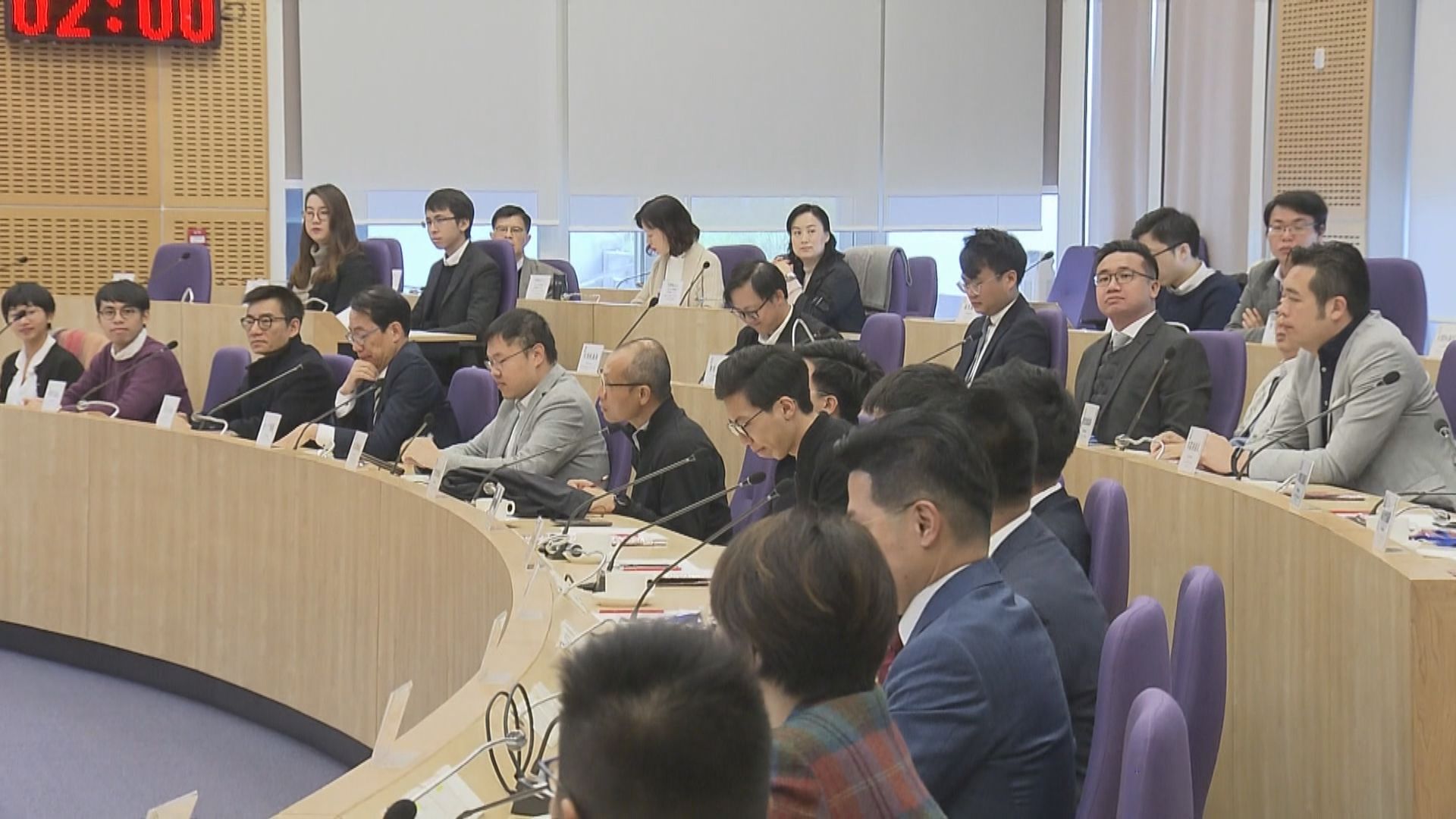 西貢區議會開會　民主派首度包攬正副主席