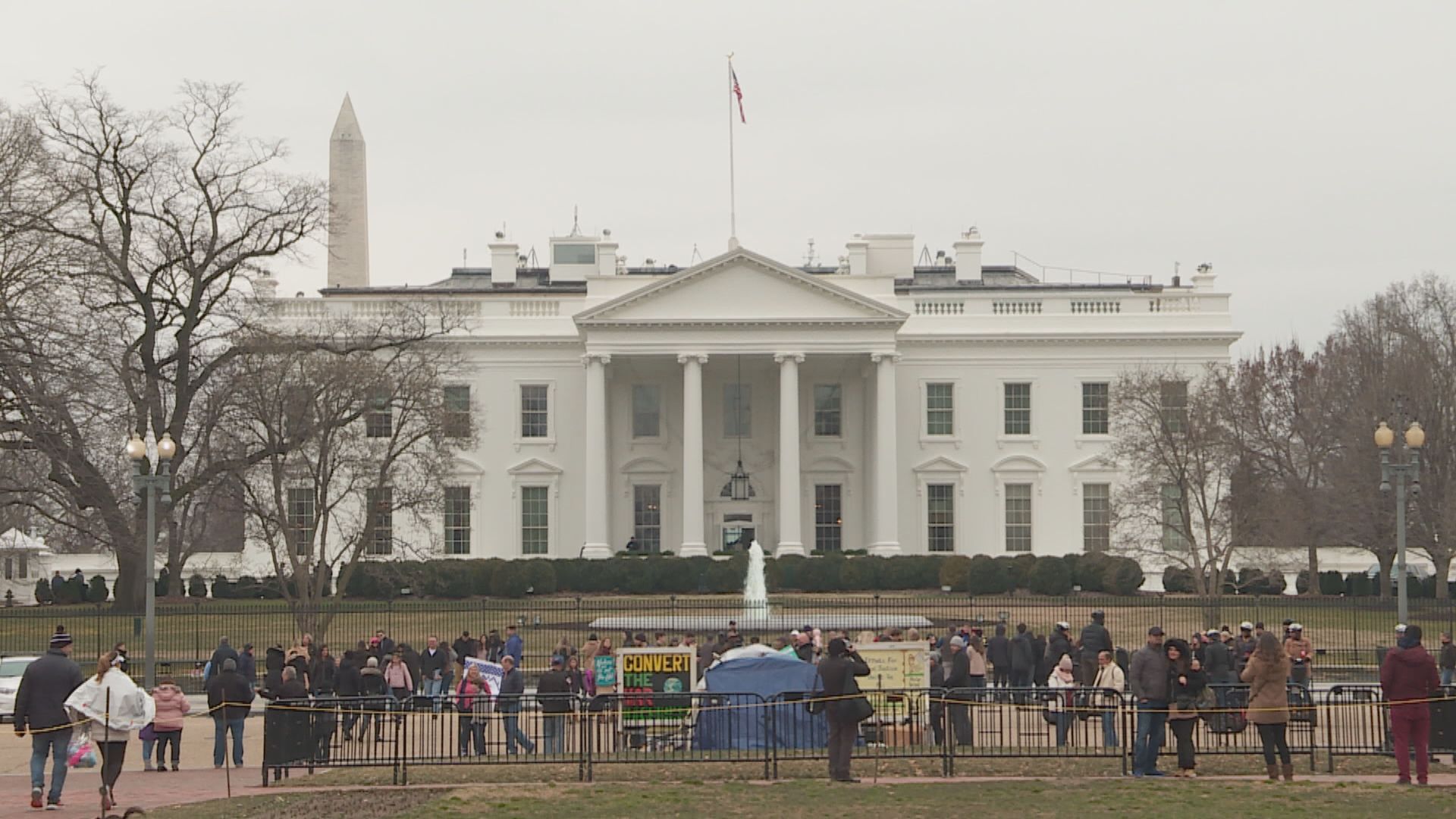 拜登與麥卡錫周一會面 討論債務上限問題