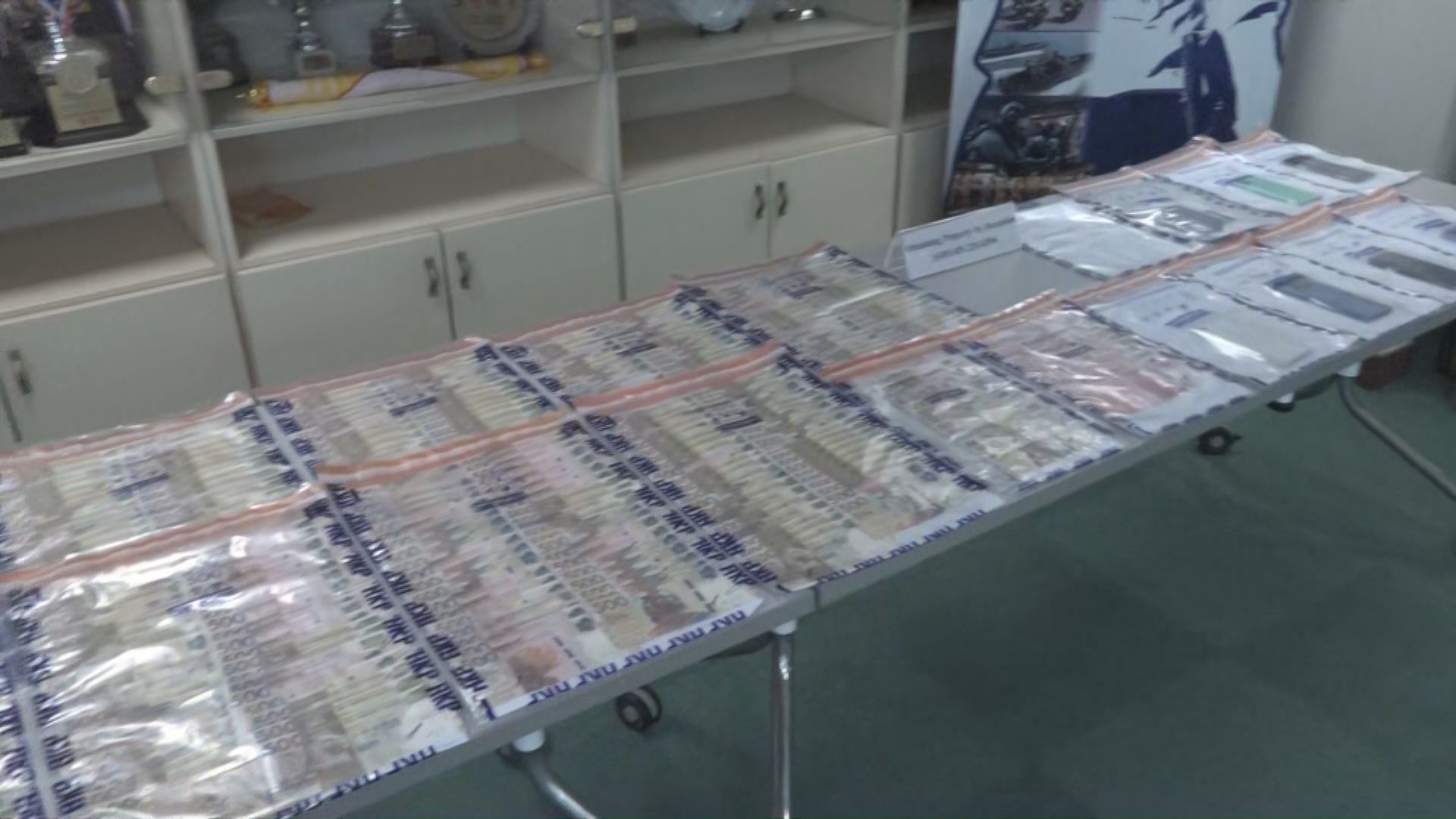 警方拘三人涉詐騙長者