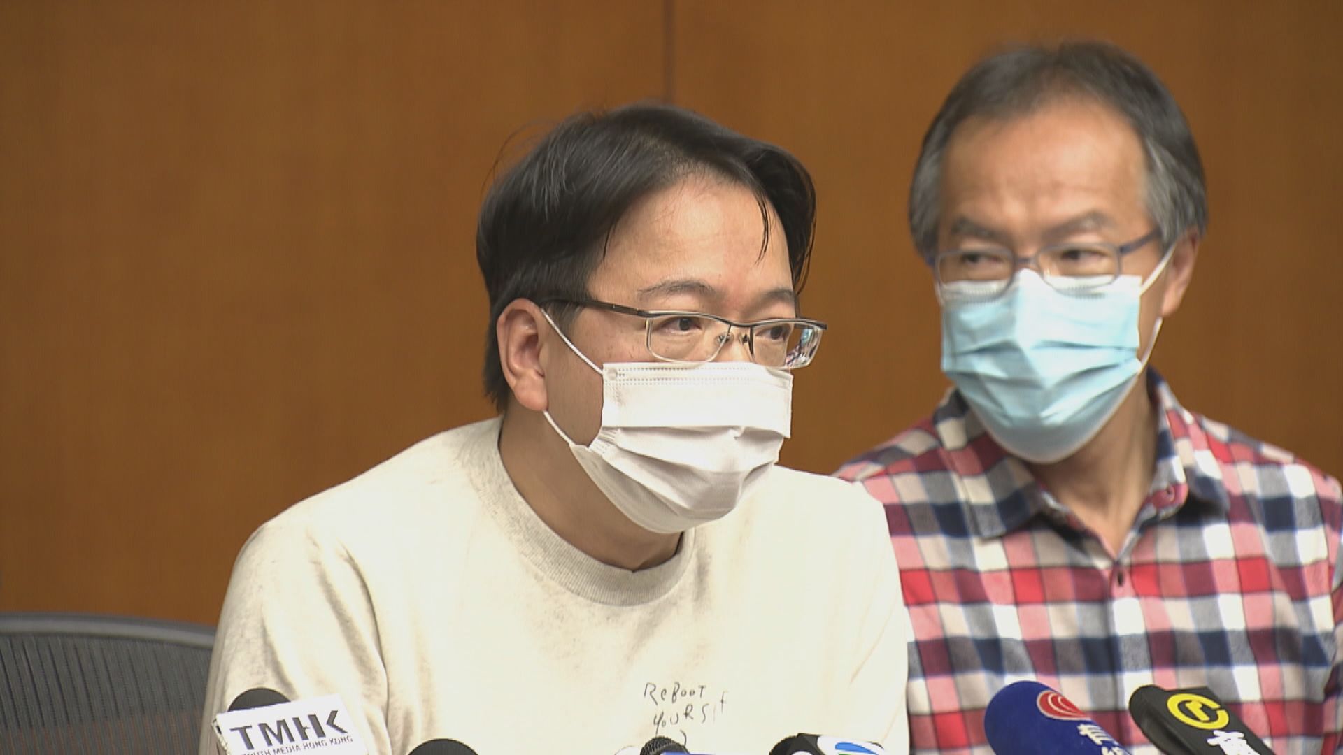 民主派促政府採取更積極措施防疫