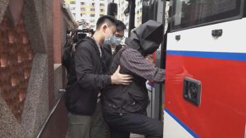 九龍城寨無牌牙醫荔景居屋重操故業 警拘兩70歲翁揭經營逾五年