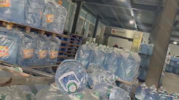 「鑫樂」樽裝水風波｜本台到東莞觀音山水廠房查詢　負責人稱無收到鑫鼎鑫訂單