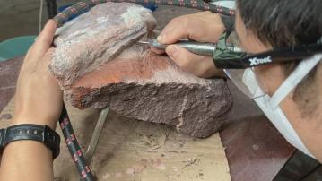 【記者直擊】碼頭掛禁去赤洲橫額及島外有水警巡邏　甯漢豪料有更多恐龍化石