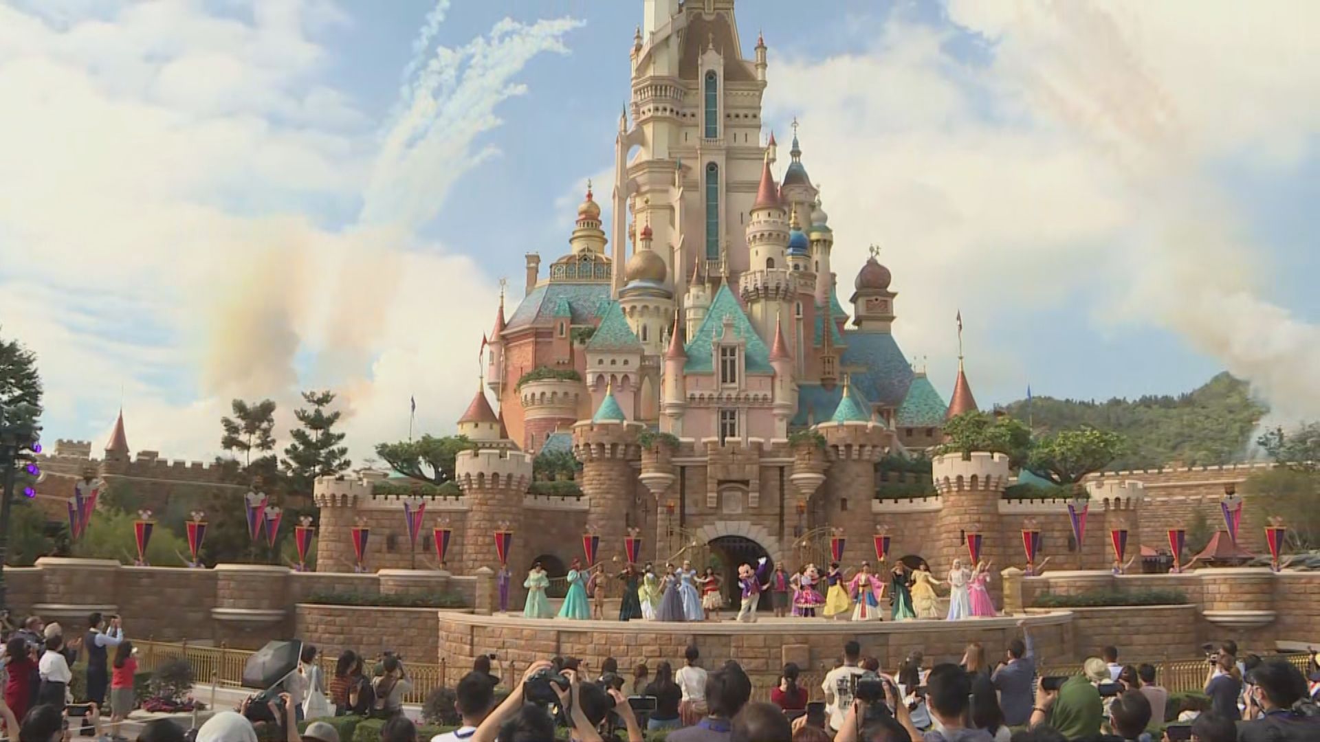 迪士尼樂園城堡翻新完成　周六向遊客開放
