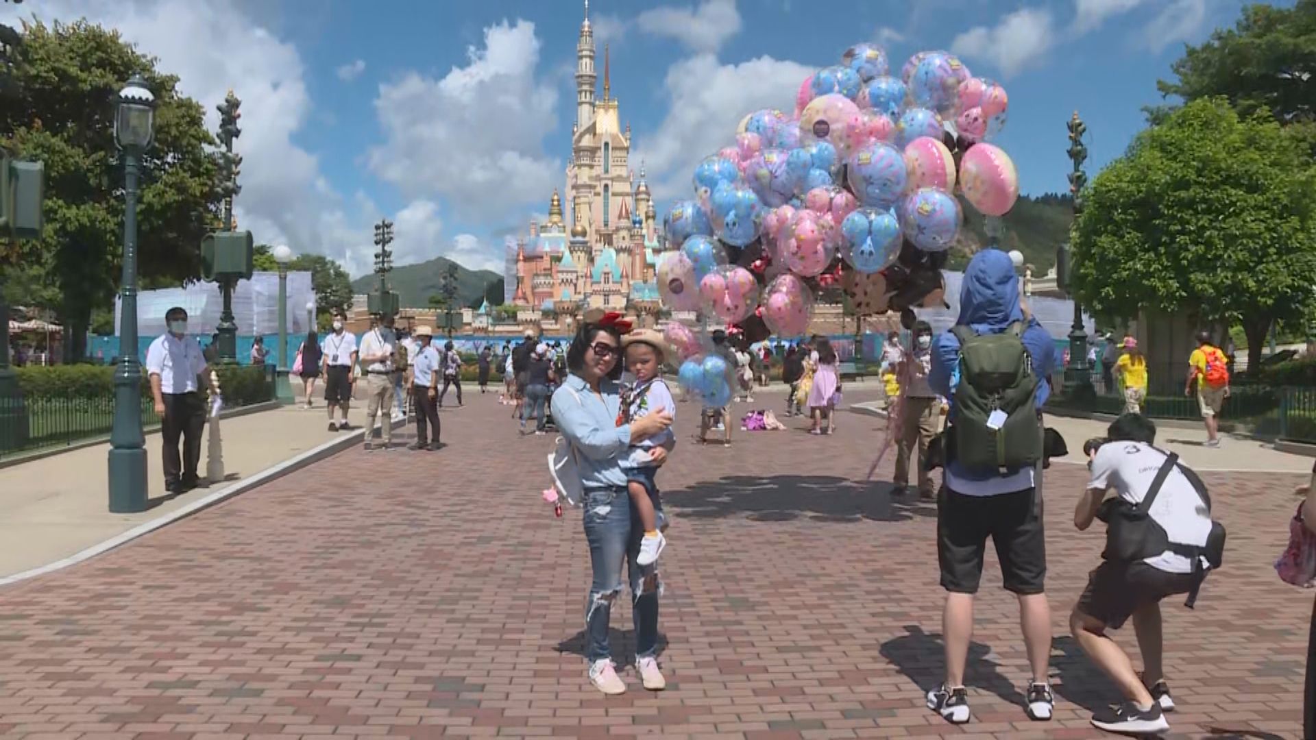迪士尼重開採取多項防疫措施　限制園內遊樂設施人數