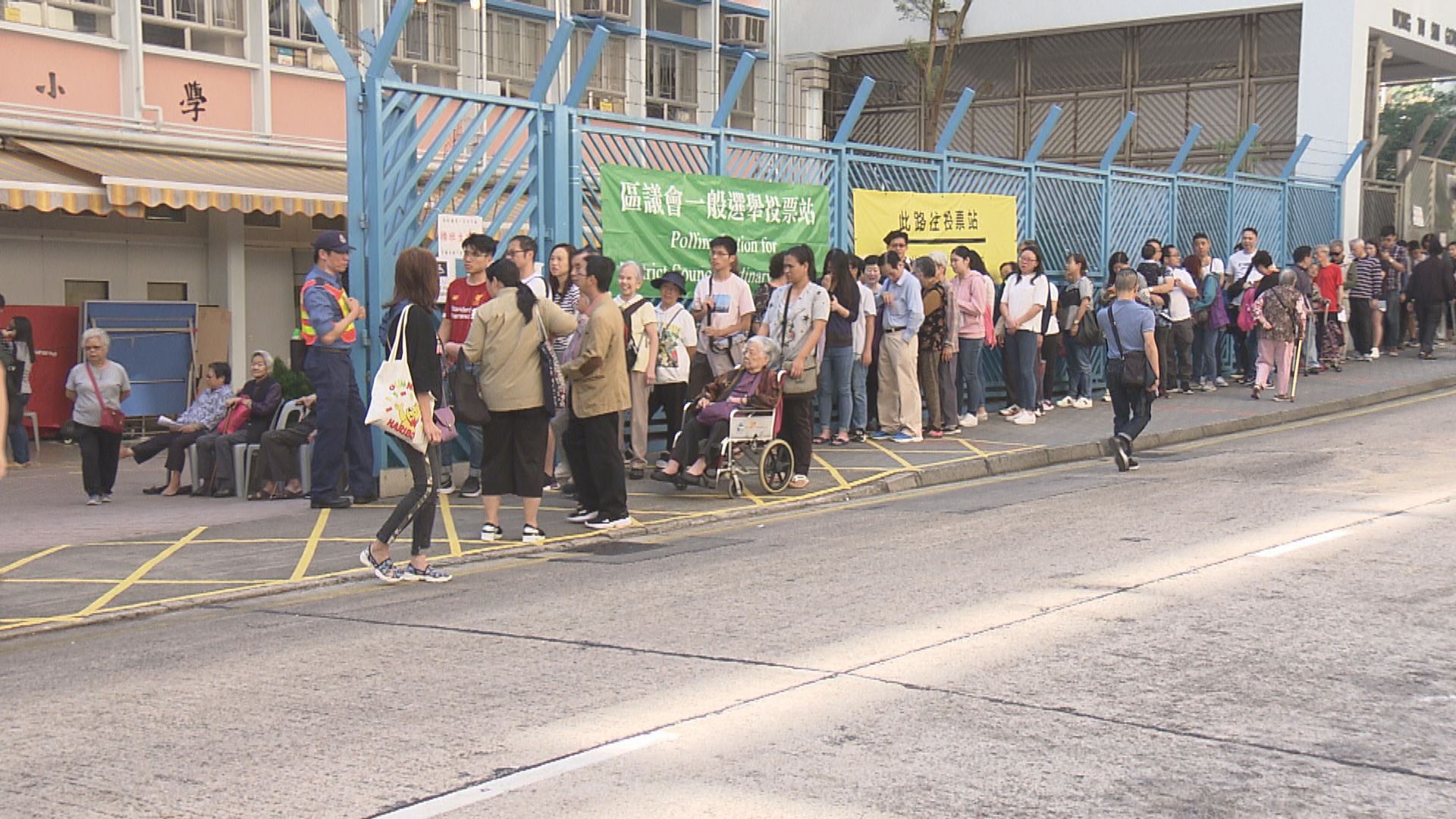 消息：當局建議區議會直選議席佔約兩成　間選、委任各佔約四成