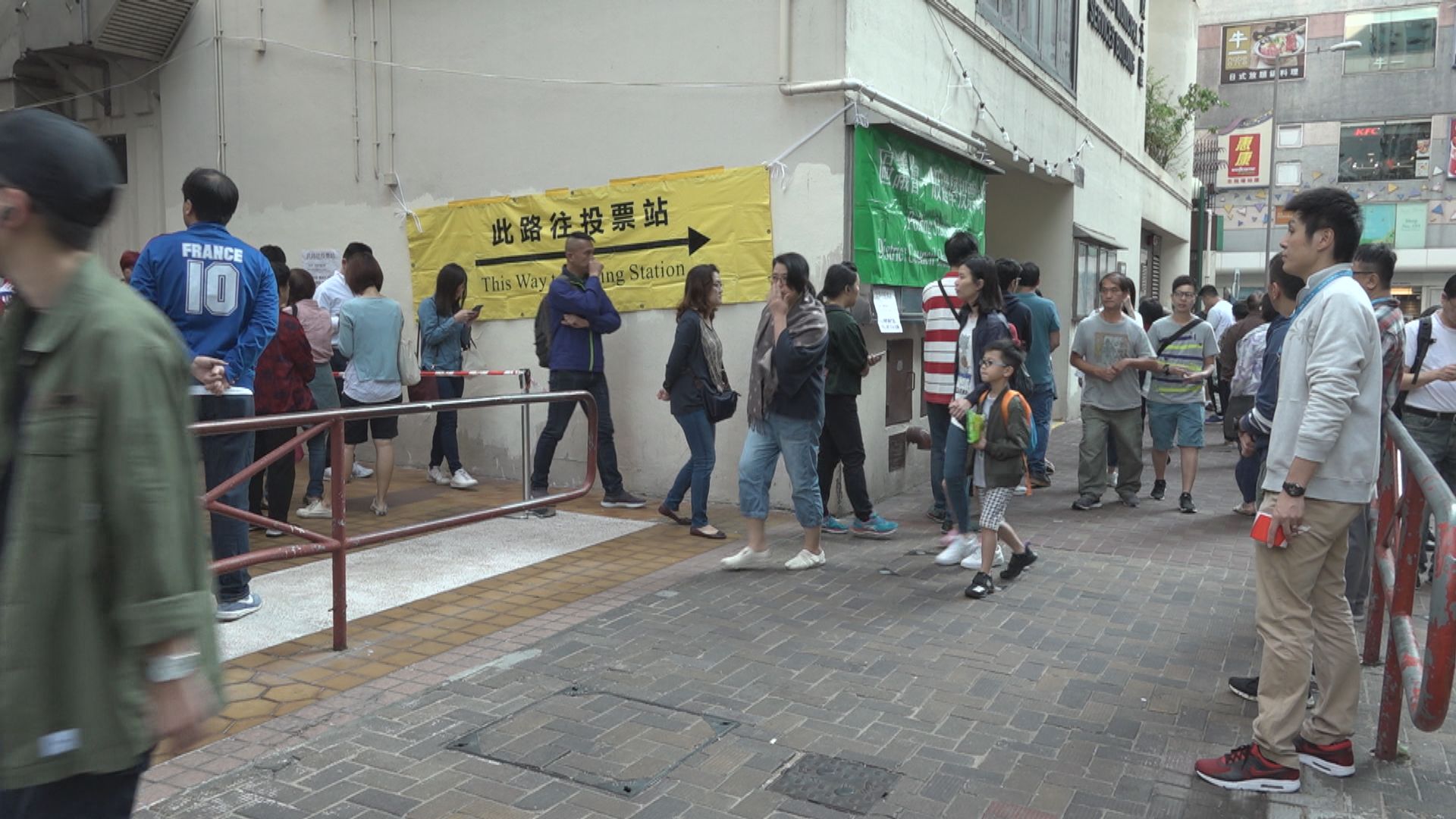 消息：當局建議區議會直選議席佔約兩成　間選、委任各佔約四成