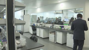 政府與港大中大醫學院合作　提供臨床及教研雙軌發展途徑