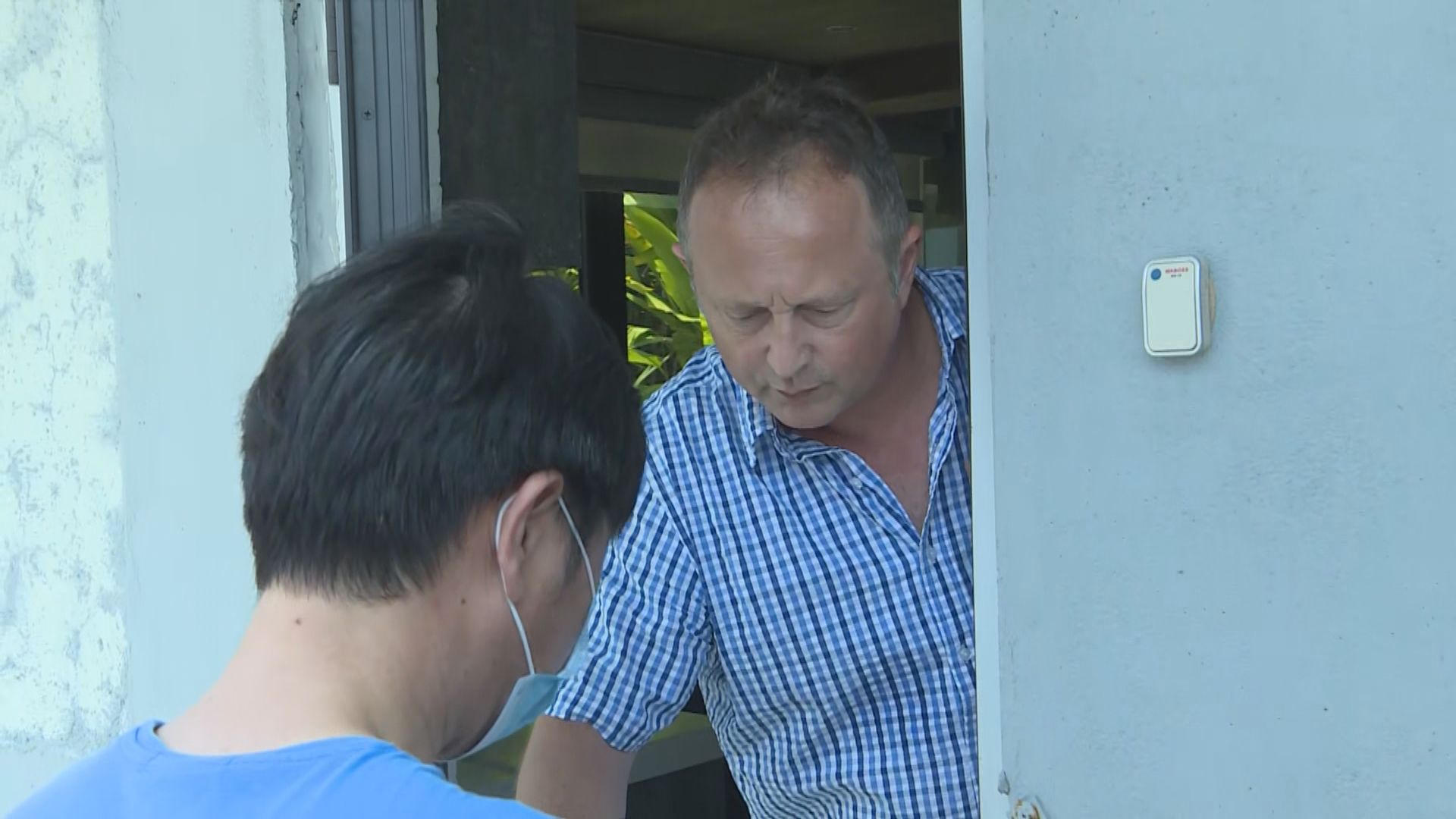 蘋果日報向陶輝妻發律師信　有代表上門將信交給陶輝