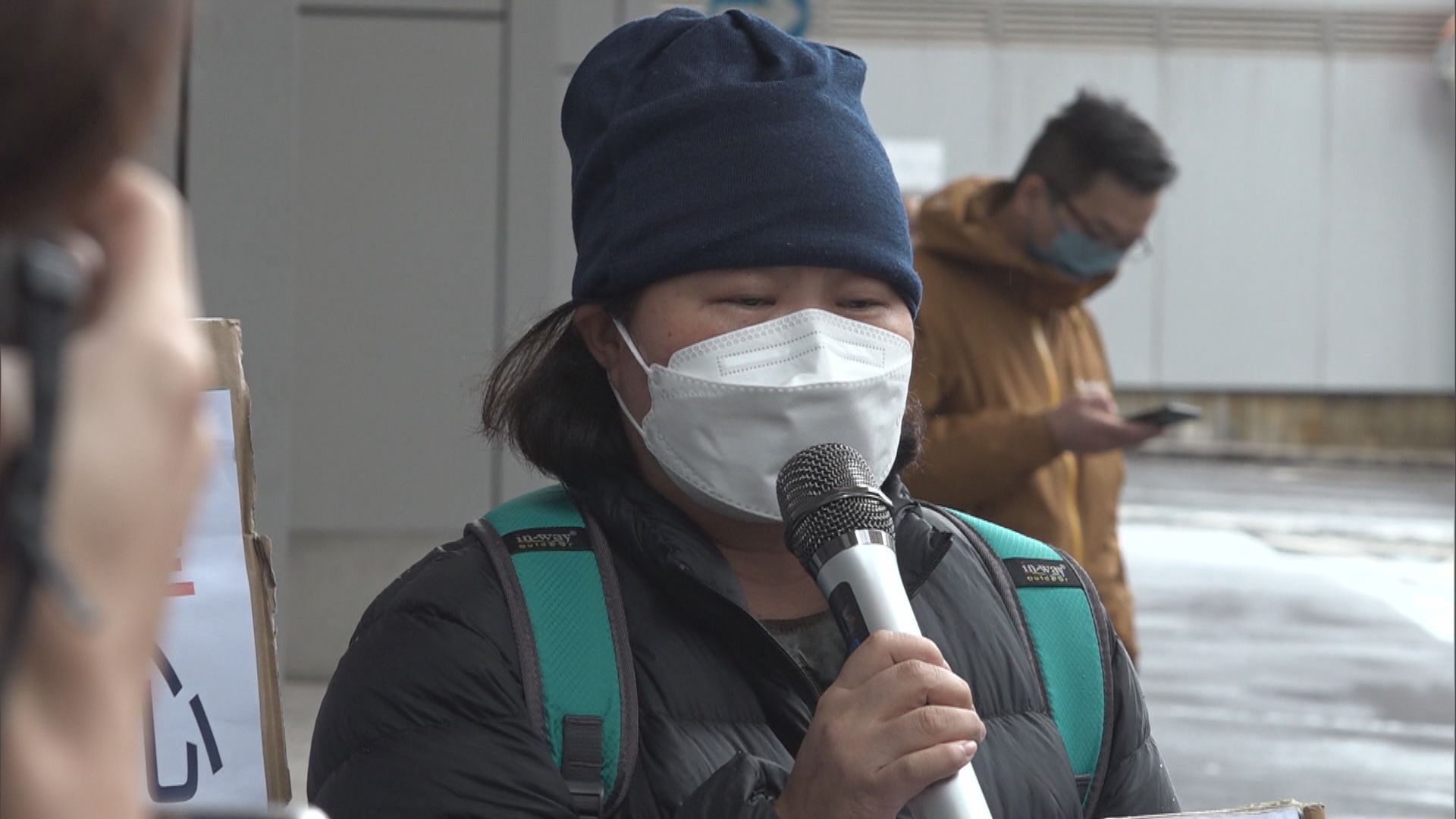 一名孕婦稱被警員辱罵拖行後早產　到警察總部投訴