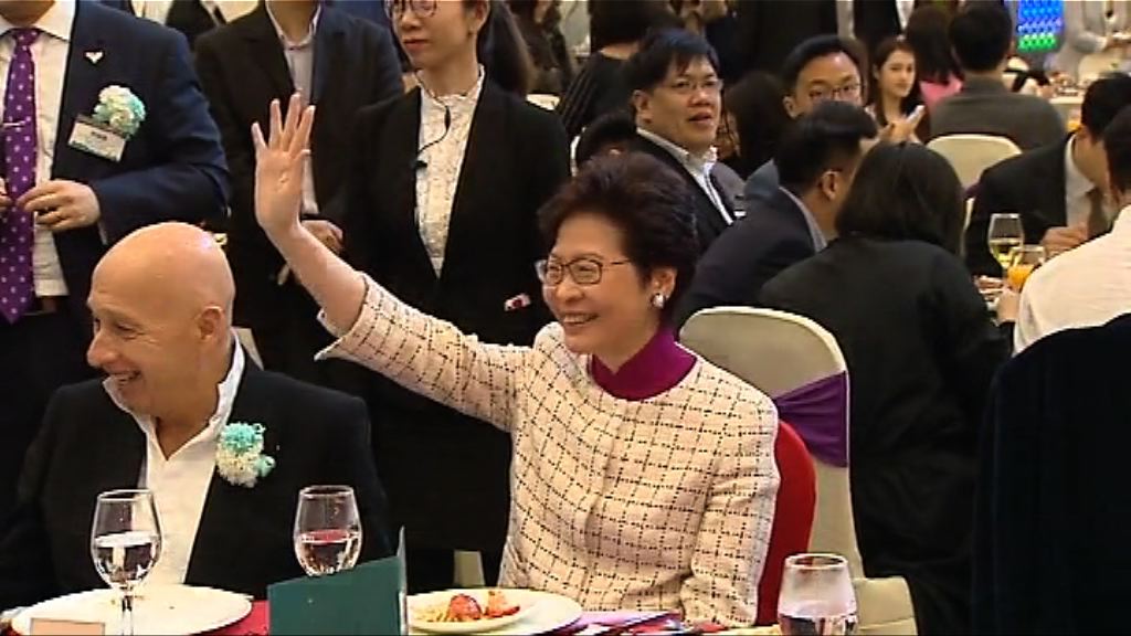 林鄭月娥向民主黨捐款三萬元