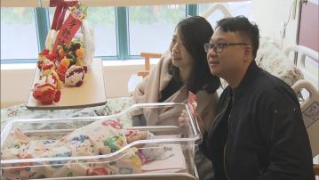 踏入龍年 有嬰兒在零時零分搶閘出世