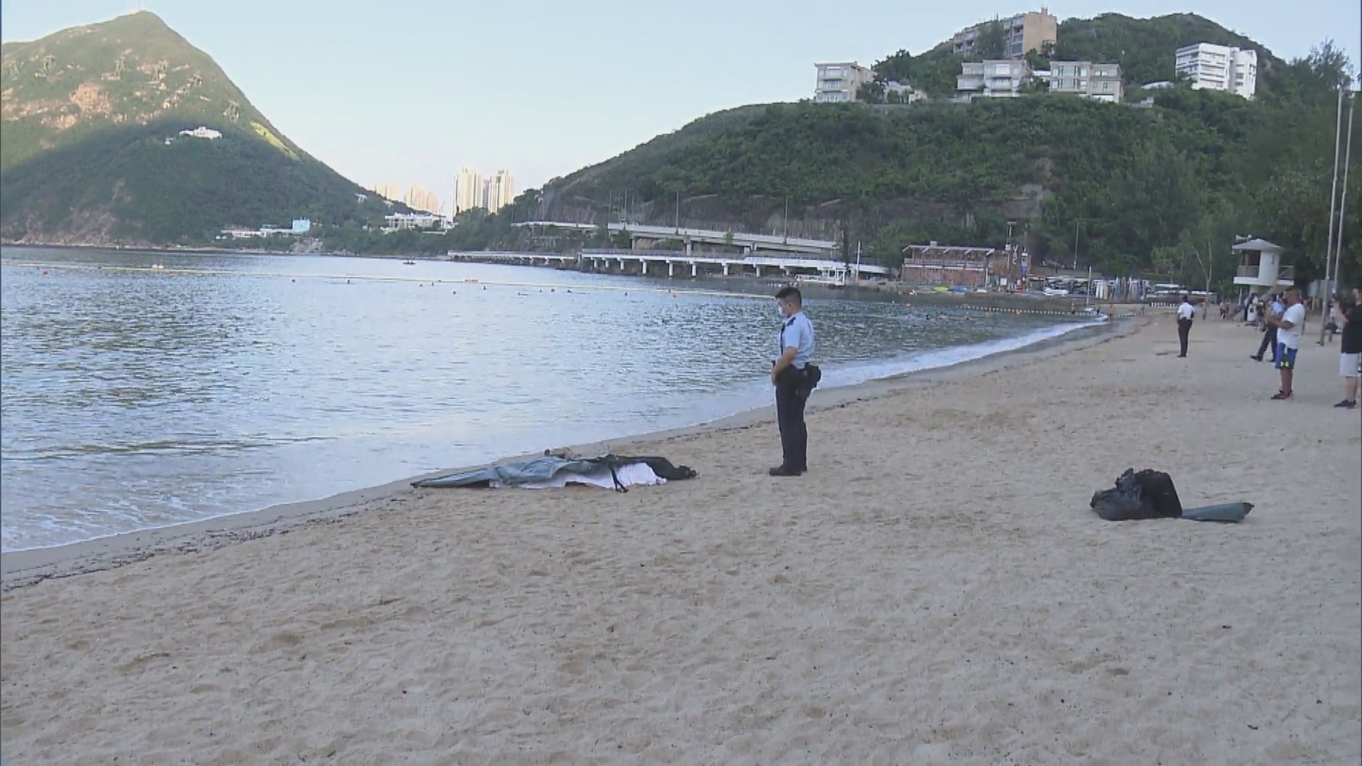 深水灣泳灘女子懷疑遇溺亡