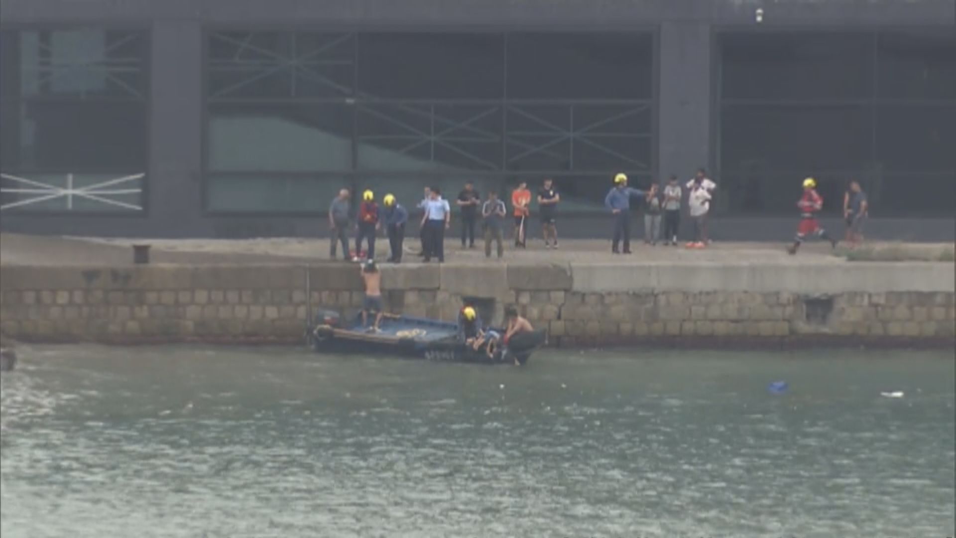 樺加沙襲港｜柴灣墮海一家　五歲兒子轉為穩定