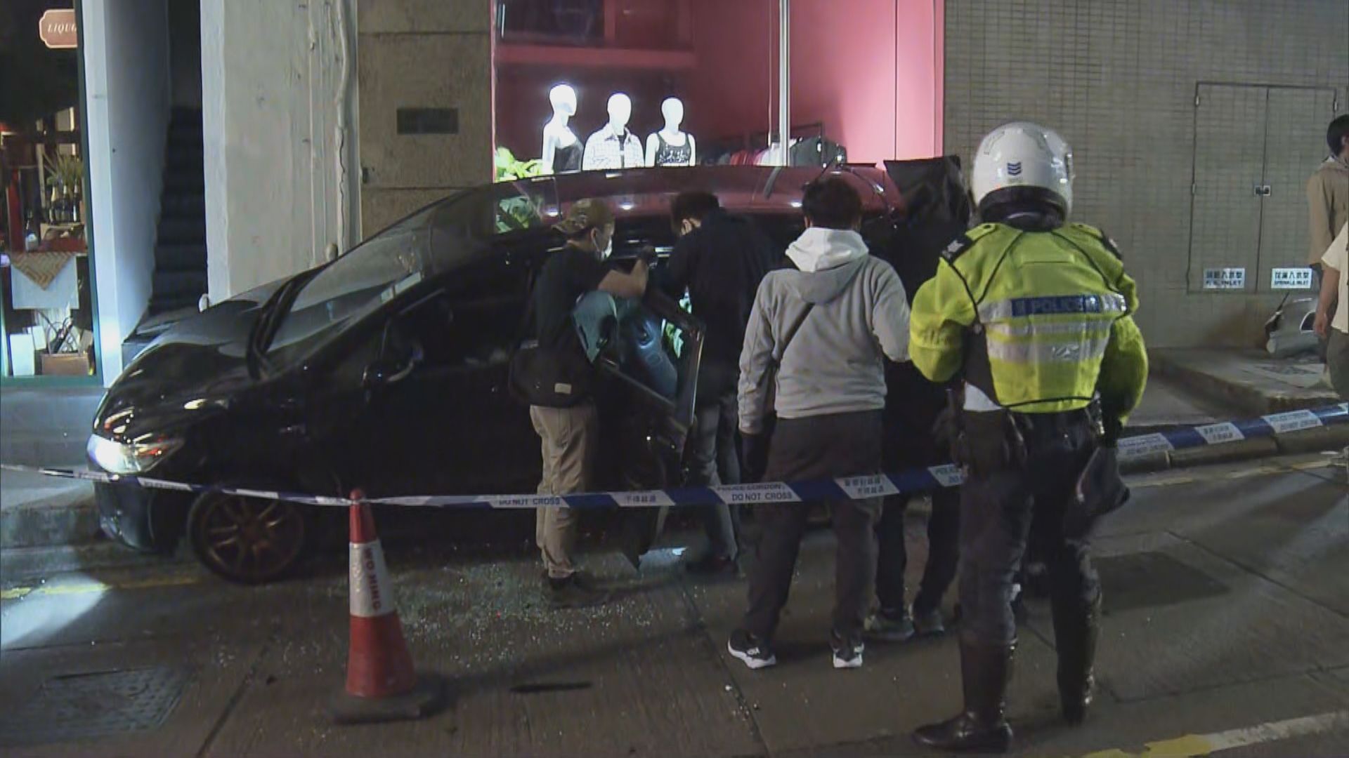 中環三車相撞　一司機涉藏毒被捕