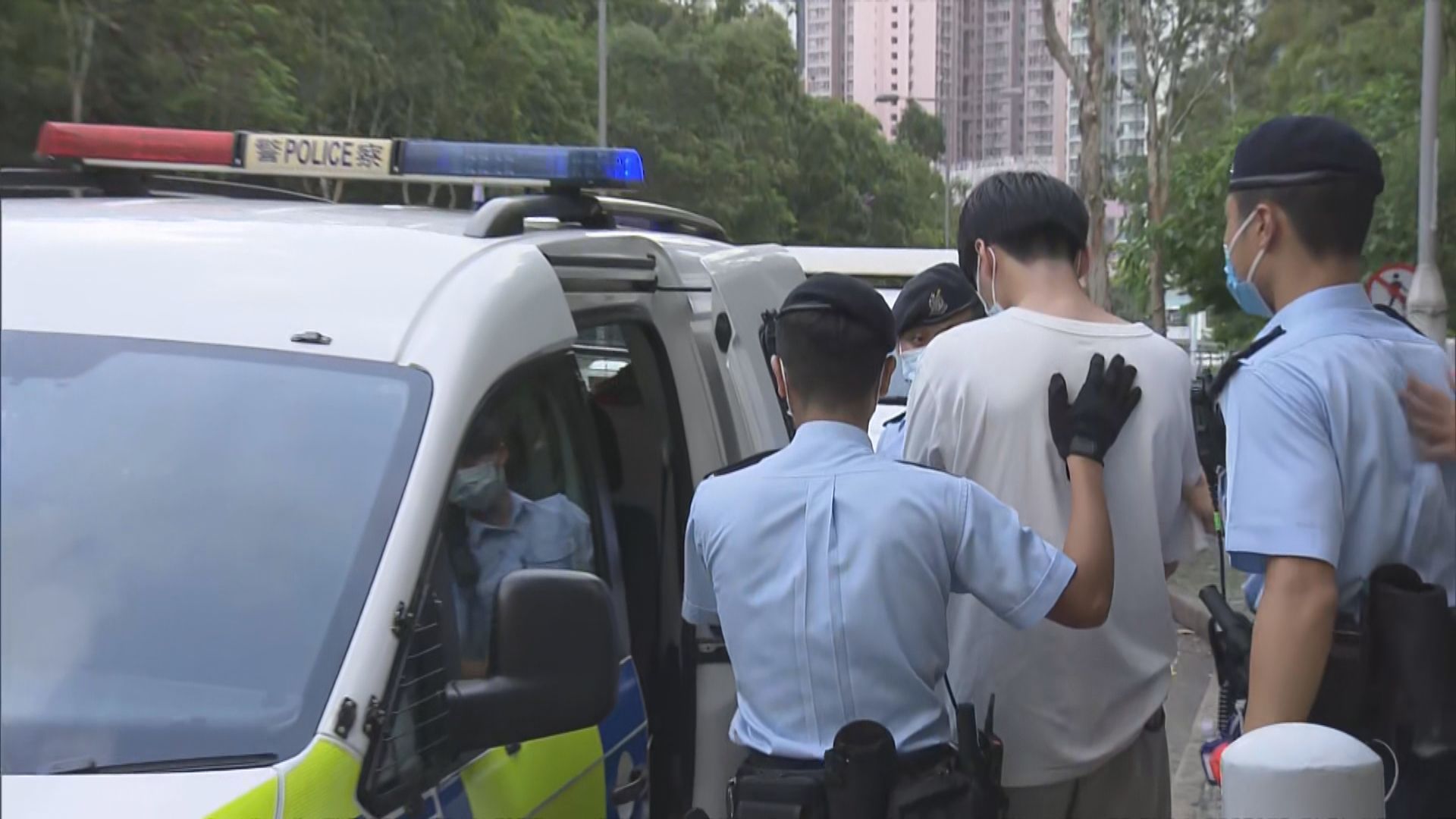 警將軍澳截查可疑私家車司機涉毒駕被捕