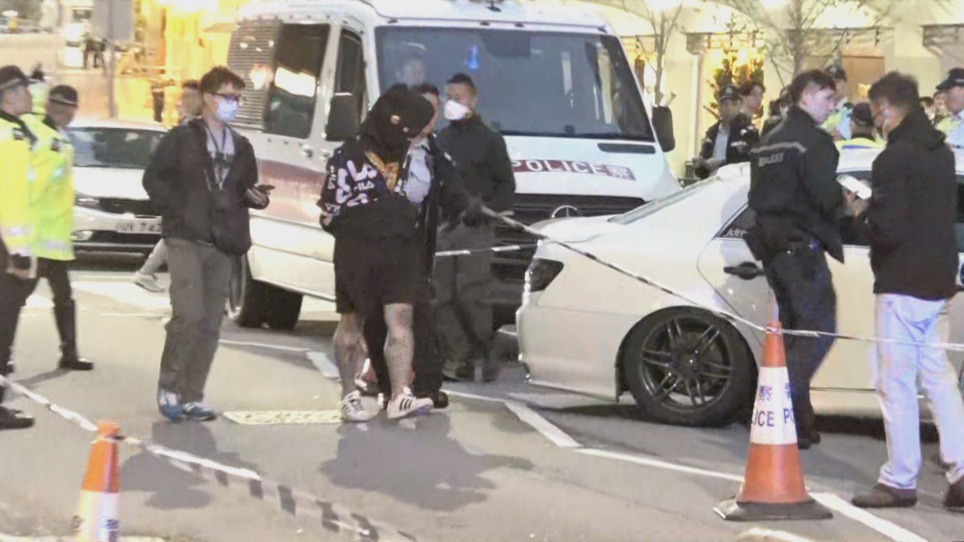 警方葵涌截私家車拘一漢檢冰毒