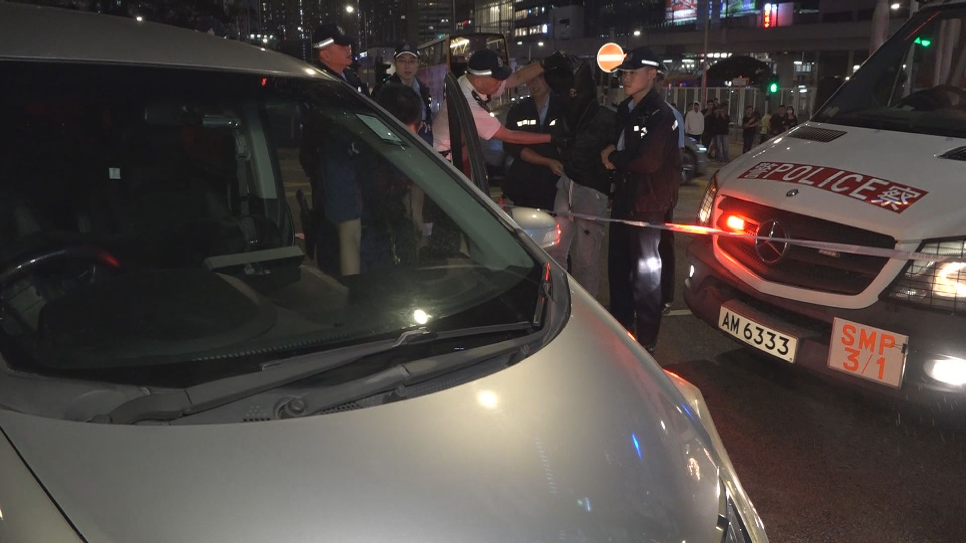 警方觀塘截查可疑車　檢毒品拘司機