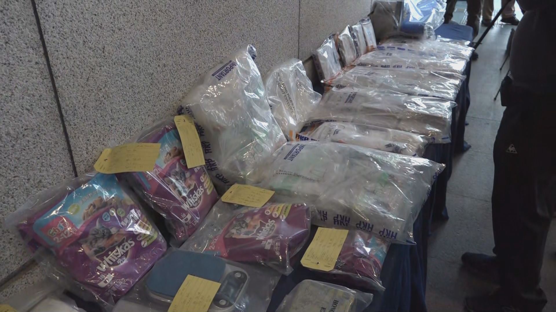 警方葵涌工廈搜獲2800萬元毒品　拘一人