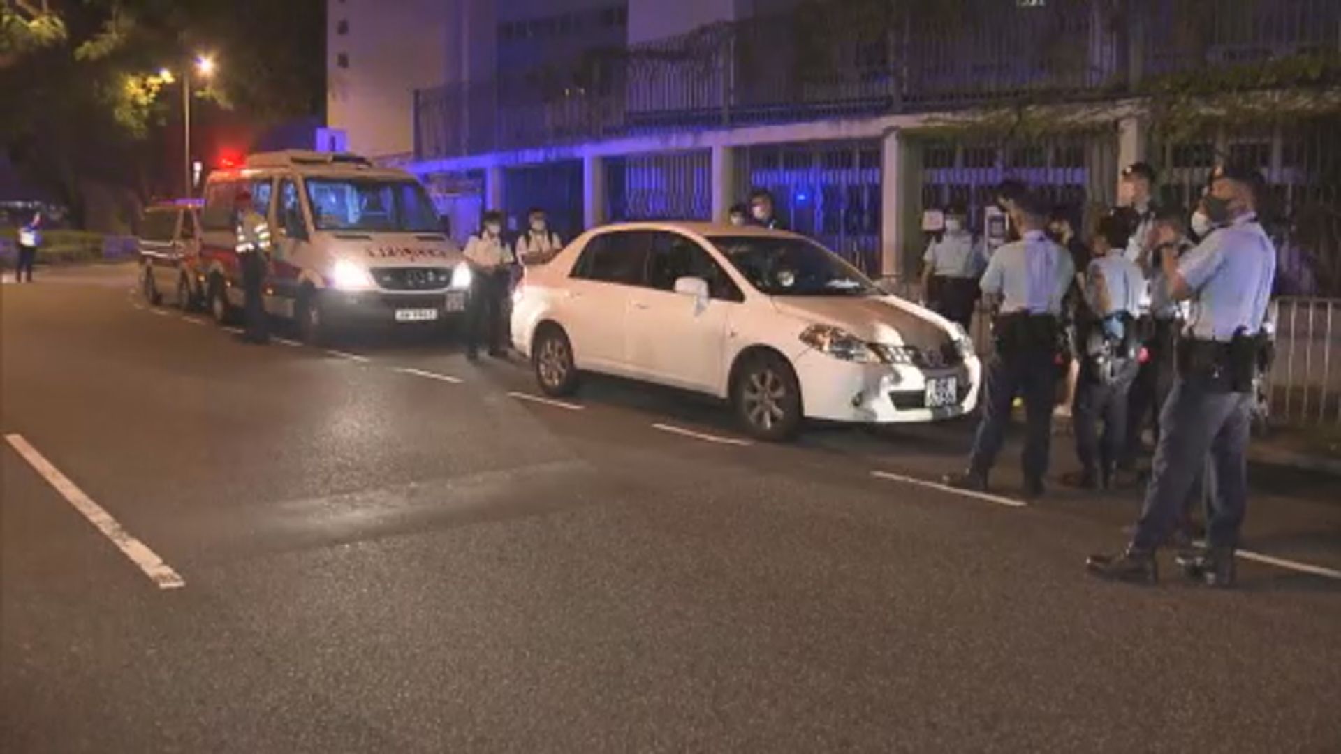 警方大圍截私家車搜出毒品拘兩漢