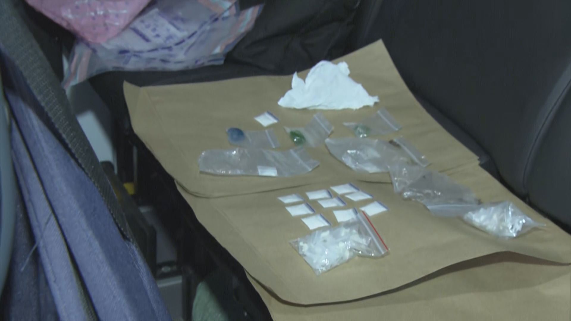 土瓜灣有私家車撞的士　兩人在逃