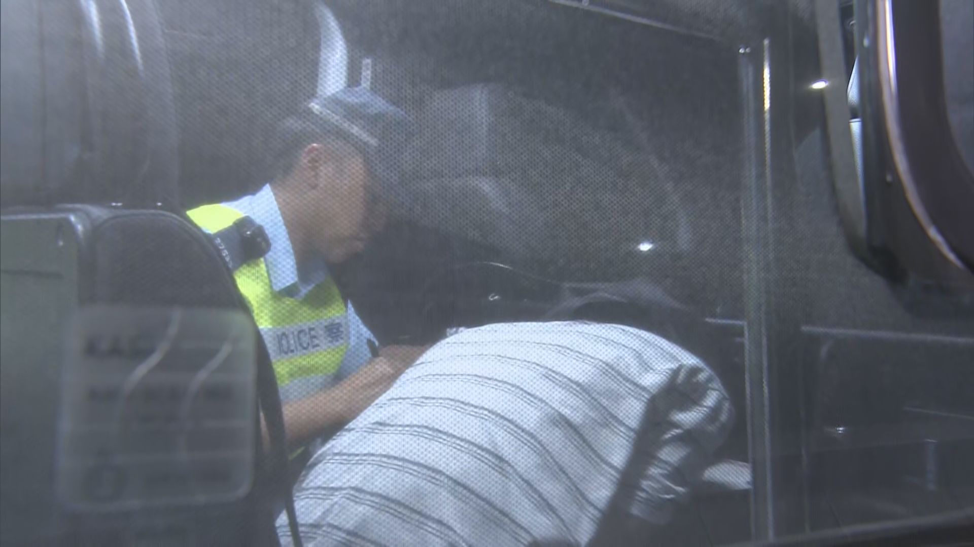 警方在荃灣路截查私家車檢毒品　兩男子涉嫌販毒等被捕