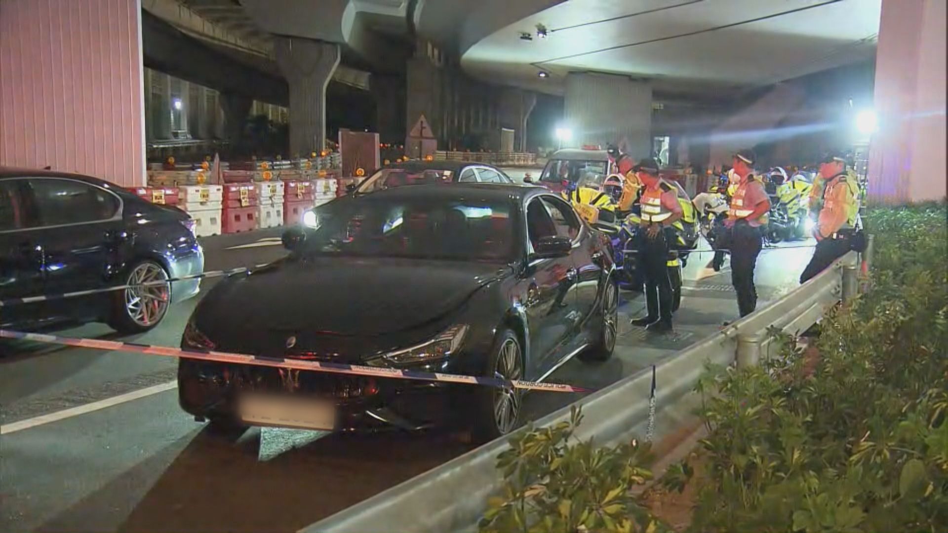 警方油麻地私家車找到懷疑毒品　司機逃去