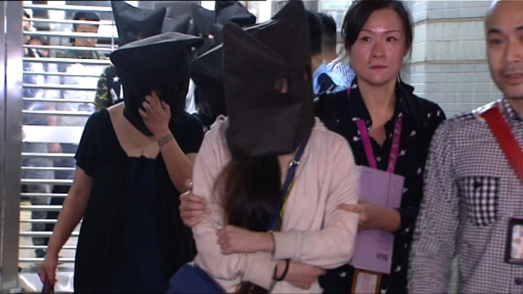 警方屯門破公屋毒窟拘13男女