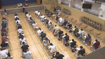 文憑試明天放榜 誕十名「狀元」 當中八人屬「超級狀元」