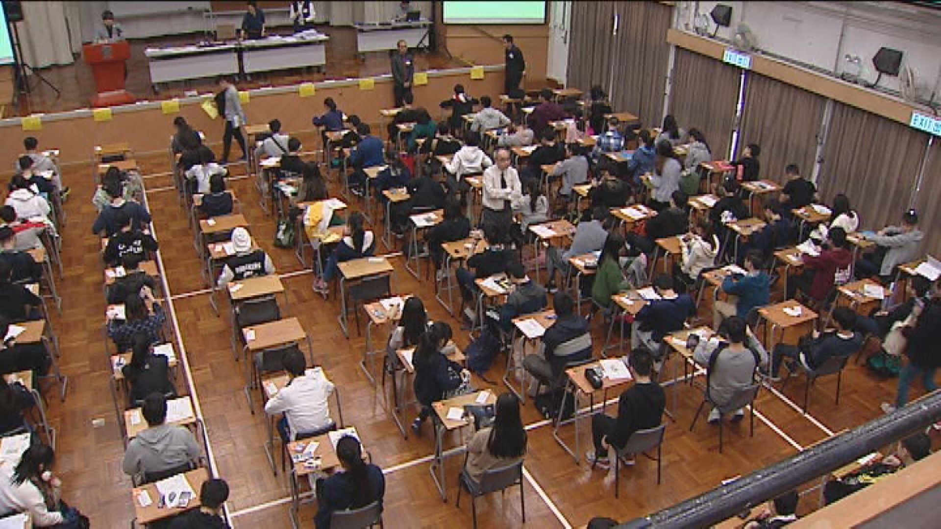 楊潤雄︰文憑試考生互相感染機會很低　適合如期開考